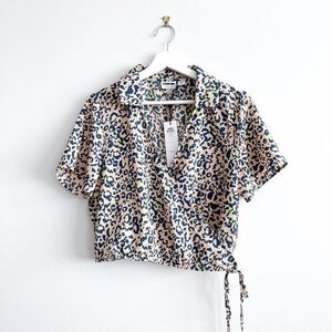 Noisy May - Clara S/S Wrap Crop Shirt (Hazelnut Leo) // Size Large // BNWT